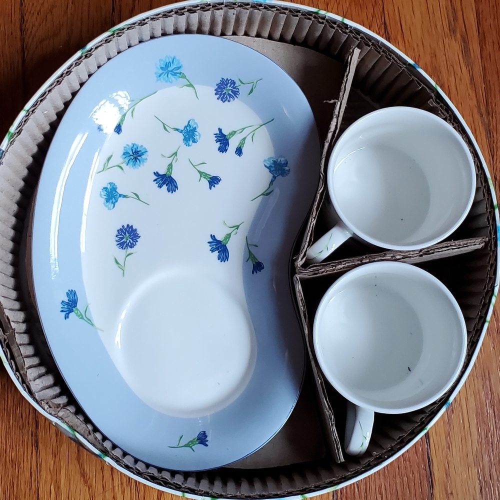 Laura Ashley new china tea and toast set - Picture 2 of 6